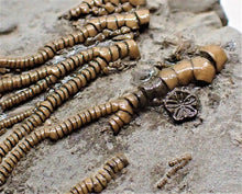 Load image into Gallery viewer, Rare crinoid head in shale display fossil