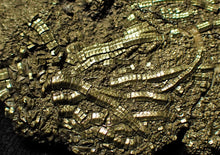 Load image into Gallery viewer, Detailed pyrite crinoid fossil (65 mm)
